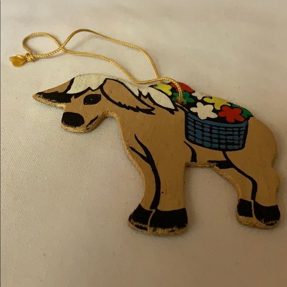 3” wooden donkey with flower 🌸 basket 🧺 ornament - Picture 6 of 13